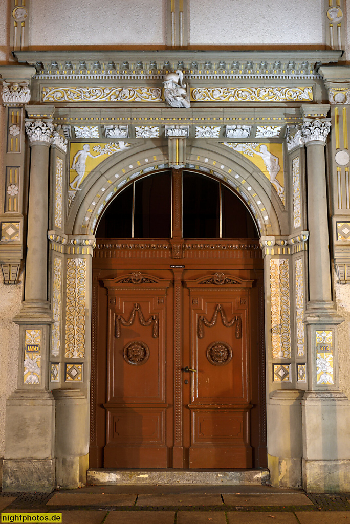 Görlitz. Altes Rathaus erbaut um 1369. Umbau 1530 durch Wendel Roskopf im Renaissancestil. Renaissanceportal von 1556. Untermarkt 8
