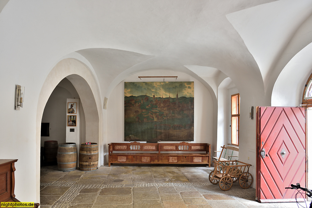 Görlitz. Cafe Kränzel. Gewölbe Eingang zum mittelalterlichen Barockhaus Zum Goldenen Apfel. Erbaut 13.-16. Jhdt. Umbau 1727. Neissstrasse 24 Ecke Kränzelstrasse 17