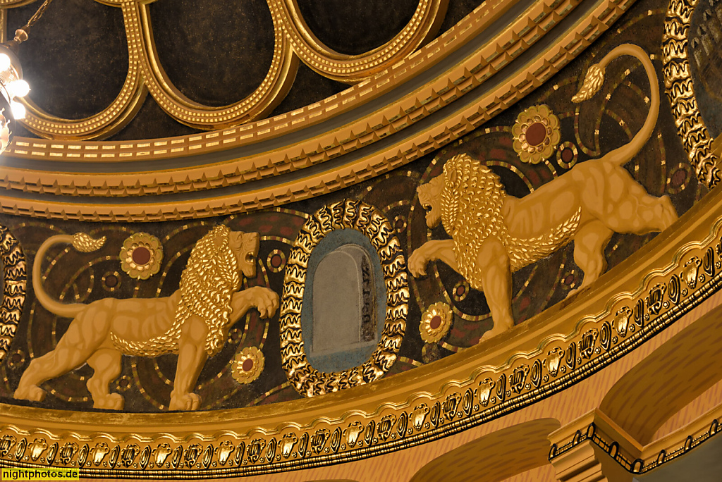 Görlitz. Synagoge erbaut 1909-1911 als Monumentalbau von Lossow und Kühne. Stadterwerb 1963. Saniert ab 1991. Europäisches Kulturzentrum seit 2021. Löwenfries