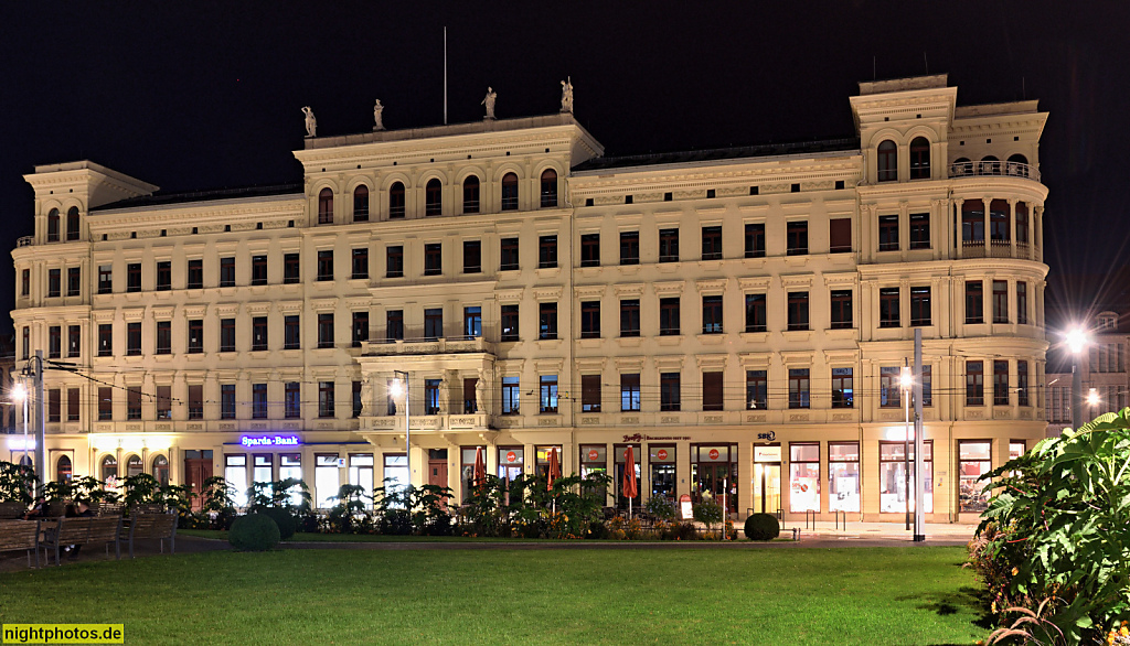 Görlitz. Ehemaliges Frauenspital umgebaut 1863-1868 von Eduard Schulze zum Hotel Victoria mit spätklassizistischer Fassade Balkon Mittelrisalit und Attikafiguren. Postplatz 19