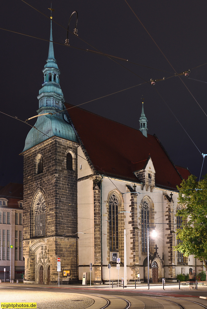 Görlitz. Evangelische Frauenkirche erbaut 1459-1473 spätgotisch. Erneuert 1869-1871. Restauriert 1968-1976. Saniert 2001-2011. Barocke Turmhaube von 1735. An der Frauenkirche 16