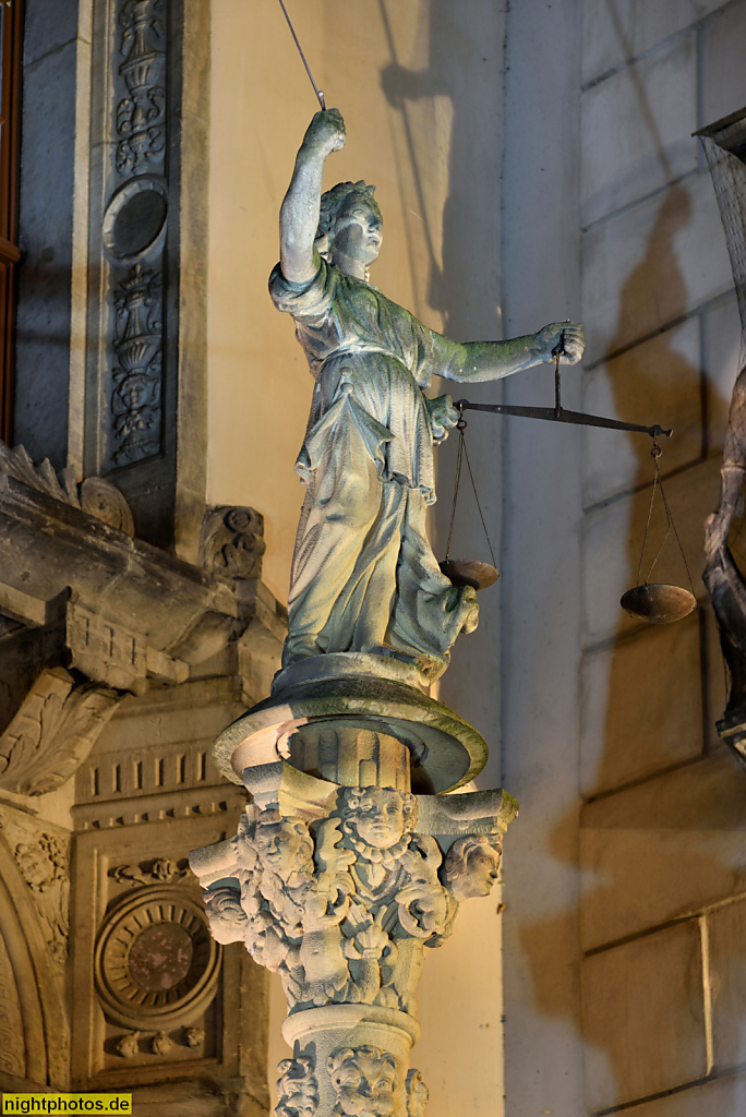 Görlitz. Rathaustreppe erbaut 1537-1538 von Wendel Roskopf mit Justitia von 1591. Kopie nach 1950