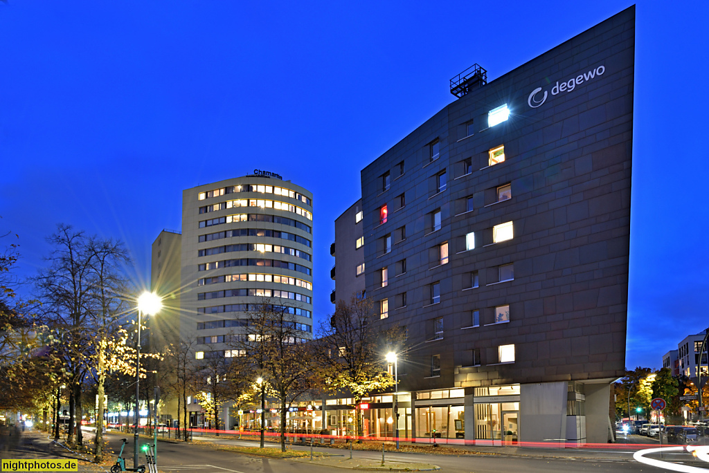 Berlin Kreuzberg. Wohn- und Geschäftshaus mit Ladenzeile erbaut 1990-1994 von Zaha Hadid mit Christine Jachmann und Myra Warhaftig im Rahmen der IBA 1987. Stresemannstrasse 105-109