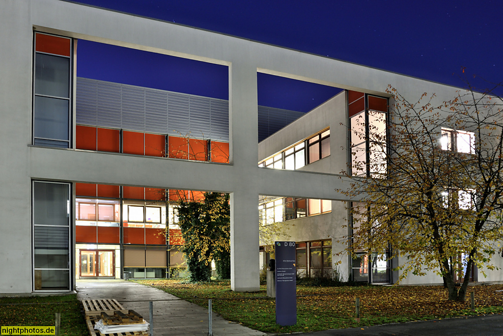 Berlin Buch. Gewerbeobjekt. Otto-Warburg-Haus. Campus Buch. Robert-Rössle-Strasse 10 Haus 80