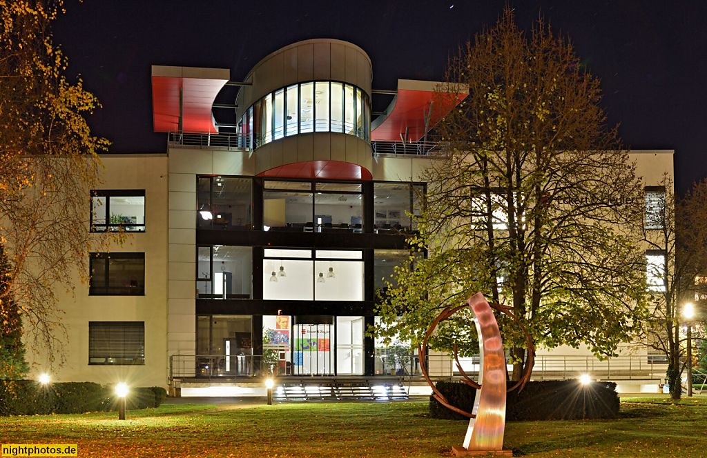 Berlin Buch. Eckert Life Science Accelerator (ELSA) als Teil von Eckert und Ziegler. Eckert Wagniskapital und Frühphasenfinanzierung (EWK). Robert-Rössle-Strasse 10 Haus A7