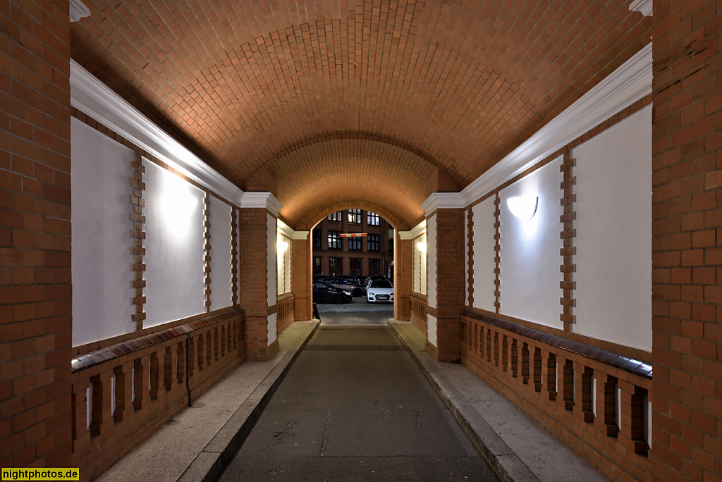 Berlin Friedenau. Goerzhöfe. Fabrikgebäude und Wohngebäude erbaut 1897-1898 von Waldemar Wendt und Paul Egeling für Optische Anstalt C. P. Goerz. Rheinstrasse 44-46