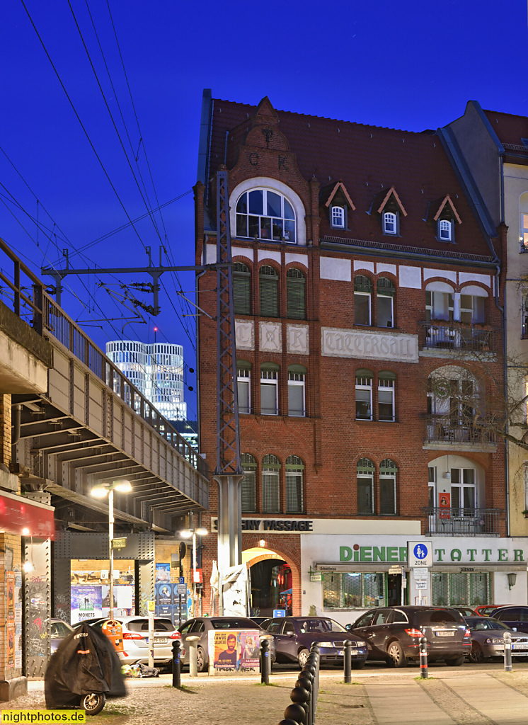 Berlin Charlottenburg. Ehemaliger Tattersall des Westens erbaut 1900 von August Ziechmann und Heinrich Mittag für Carl Knaudt. Grolmanstrasse 47. Seit 1954 Restaurant Tattersall von Franz Diener