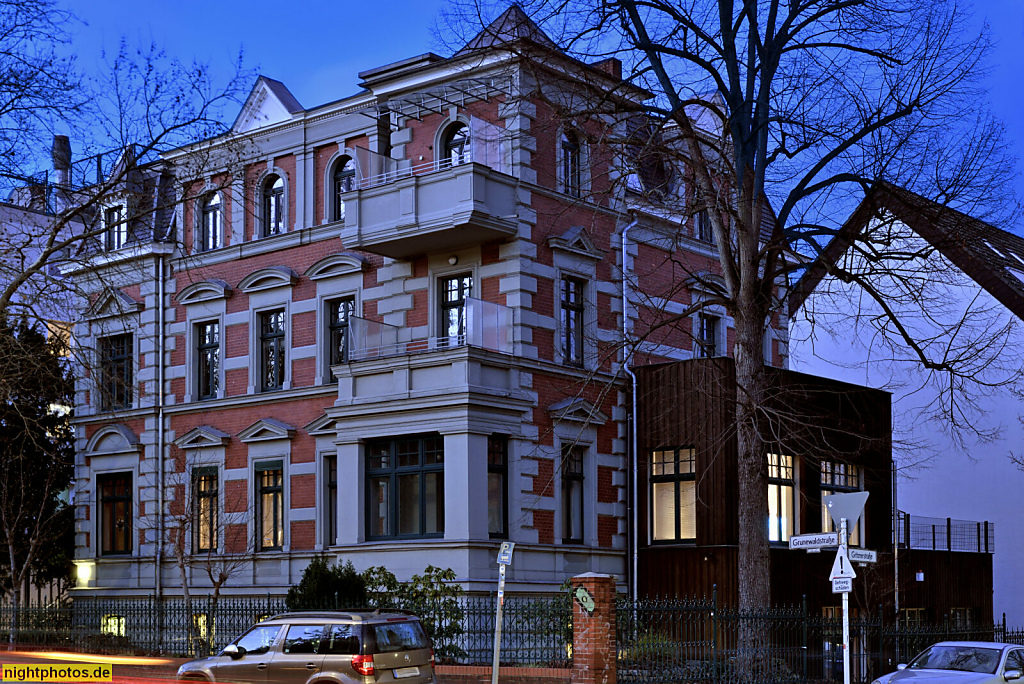 09 Berlin Steglitz. Wohnhaus mit Eckquaderung und Anbau. Grunewaldstrasse 22