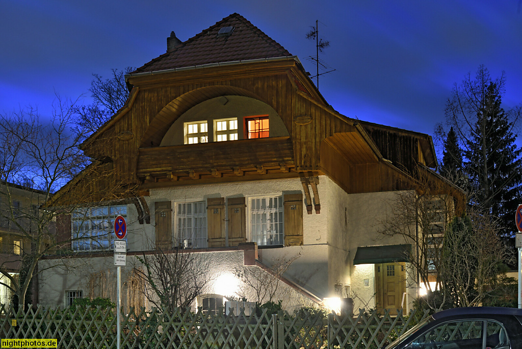 Berlin Steglitz. Wohnhaus Einfamilienhaus erbaut 1907-1908 von Hans Schwab. Umbau 1976. Gritznerstrasse 74