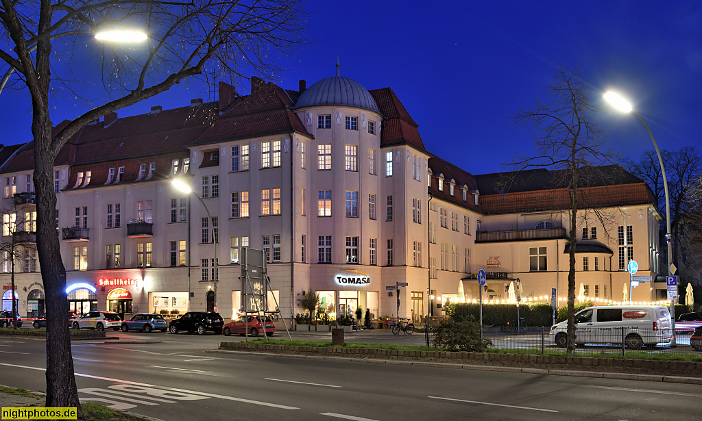 Berlin Zehlendorf. Wohn- und Geschäftshaus. Erbaut 1909-1910 von Fritz Schirmer. Darin ehemals der Primus-Palast. Berliner Strasse 8-8a Ecke Gartenstrasse 11-12