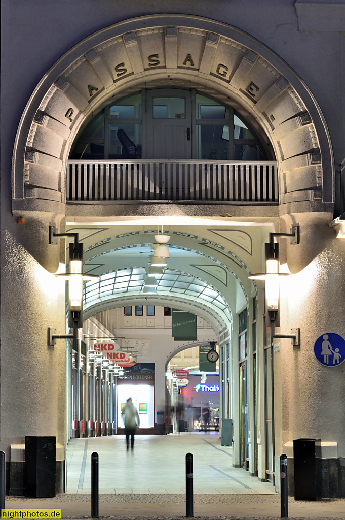 Görlitz. Strassburg Passage. Ladenpassage erbaut 1908 von Gerhard Röhr im Jugendstil. Verbindet Berliner Strasse 8-9 mit dem Wilhelmsplatz