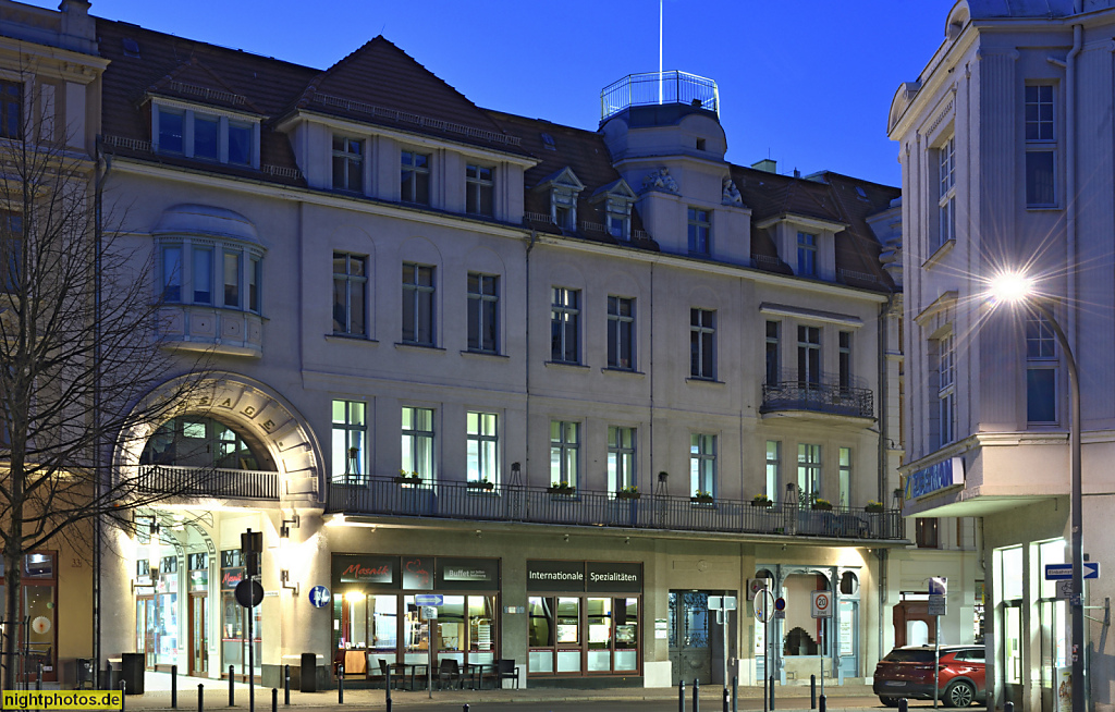 Görlitz. Wohn- und Geschäftshaus mit Ladenlokal erbaut um 1908 im Reformstil. Tor zur Strassburgpassage. Jakobstrasse 34