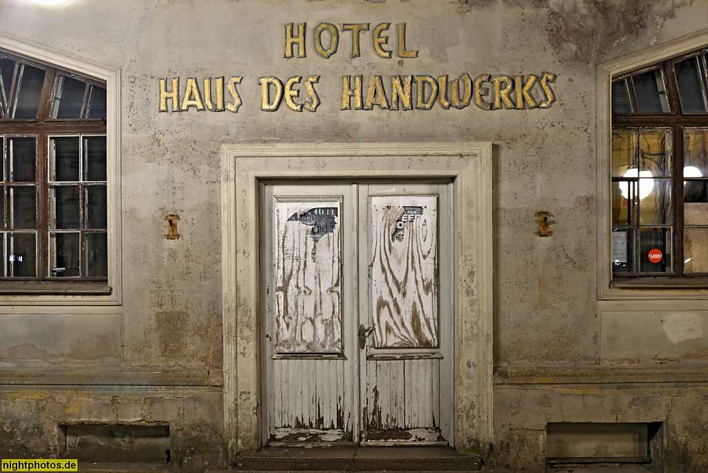 Görlitz. Ehemaliges Hotel 'Haus des Handwerks'. Erbaut als Hotel 'Vier Jahreszeiten' 1870. Leerstand und Verfall. Berliner Strasse 35