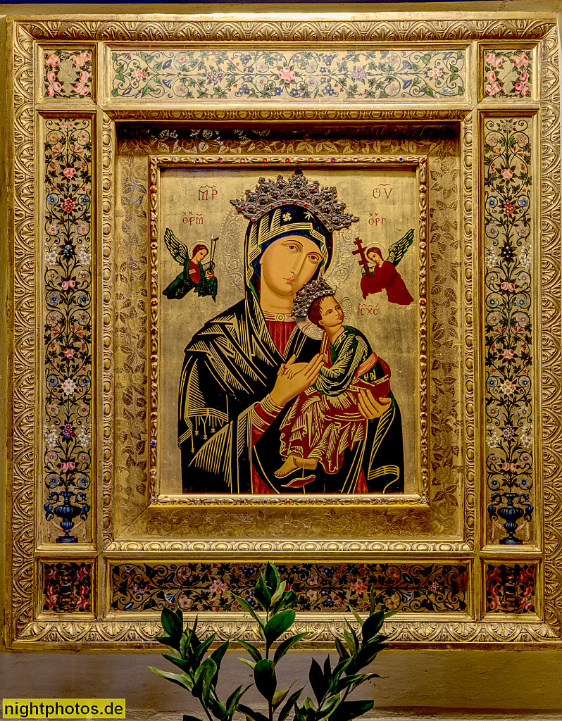 Potsdam Kirche St Peter und Paul erbaut 1867-1870 von August Stüler und Wilhelm Salzenberg. Bauleitung Albert Badstübner. Marienbild im Goldrahmen