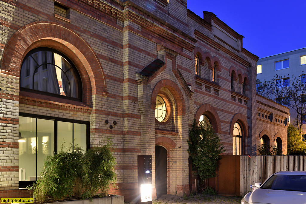 Berlin Prenzlauer Berg. Wohnhaus. Erbaut 1892-1893 von Arthur Rohmer als Schneiders Brauerei. Greifswalder Strasse. Am Schweizer Garten 76-80
