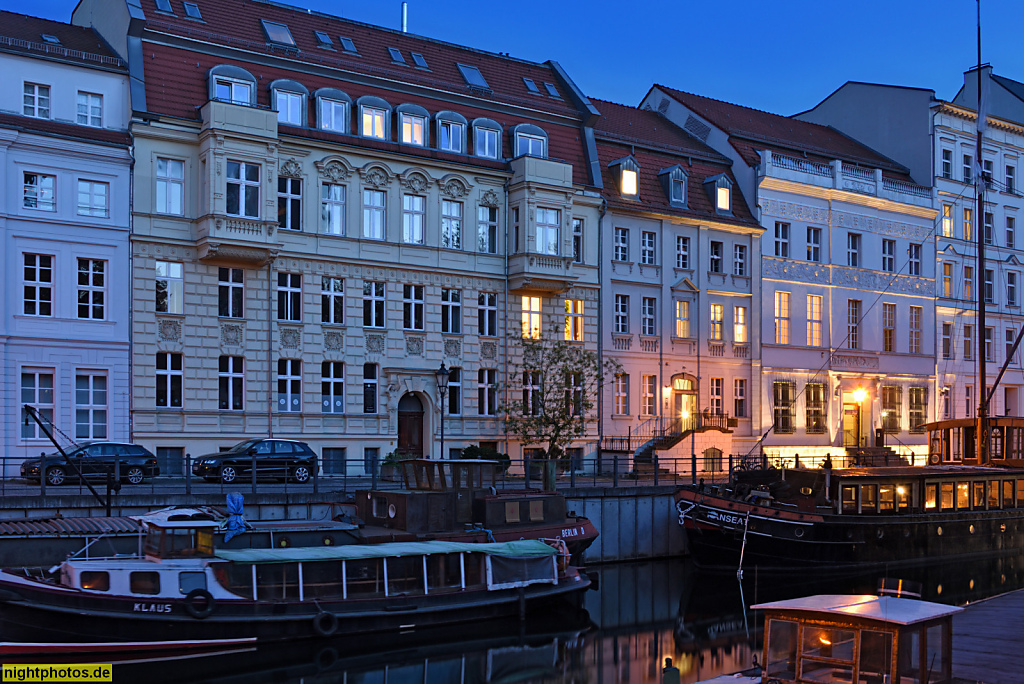Berlin Mitte. Mietshaus und Bad erbaut um 1890. Märkisches Ufer 14