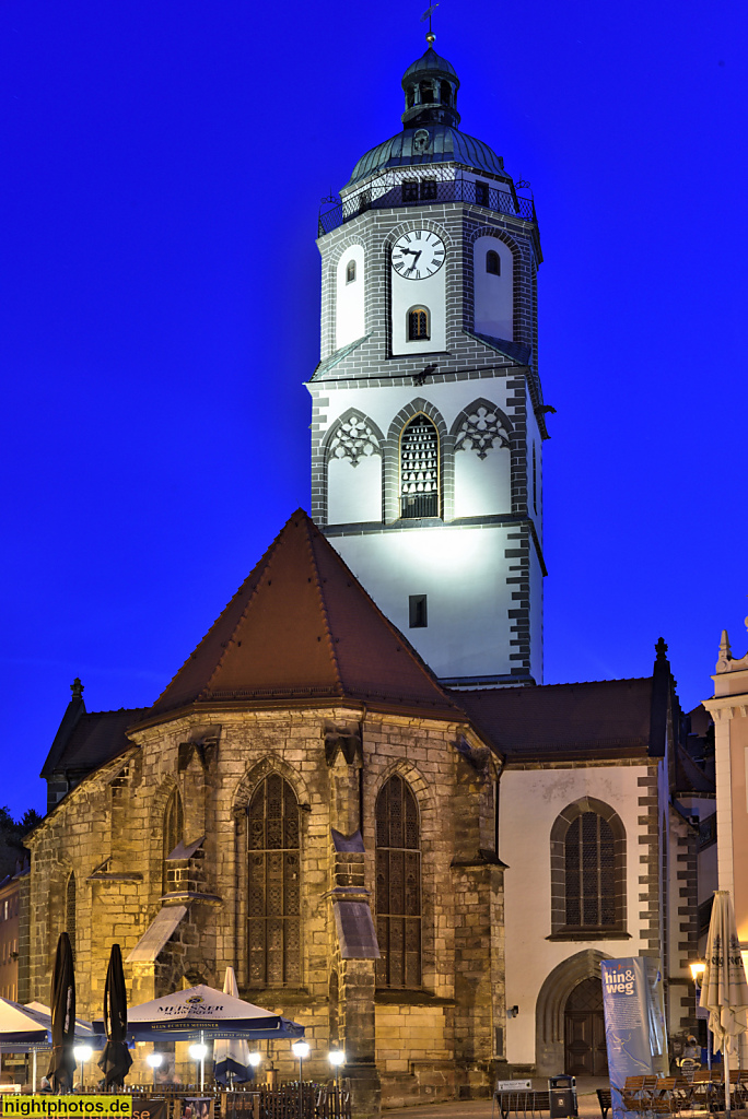 Meißen. Frauenkirche erbaut 1455-1457. Spätgotische Hallenkirche mit Strebepfeilern. Achteckiger Kirchturm von 1547. Porzellanglockenspiel von Emil Paul Börner eingebaut 1929. Anschlagmechanik von Bernhard Zachariä. Satteldach mit 3 Zwerchgiebeln