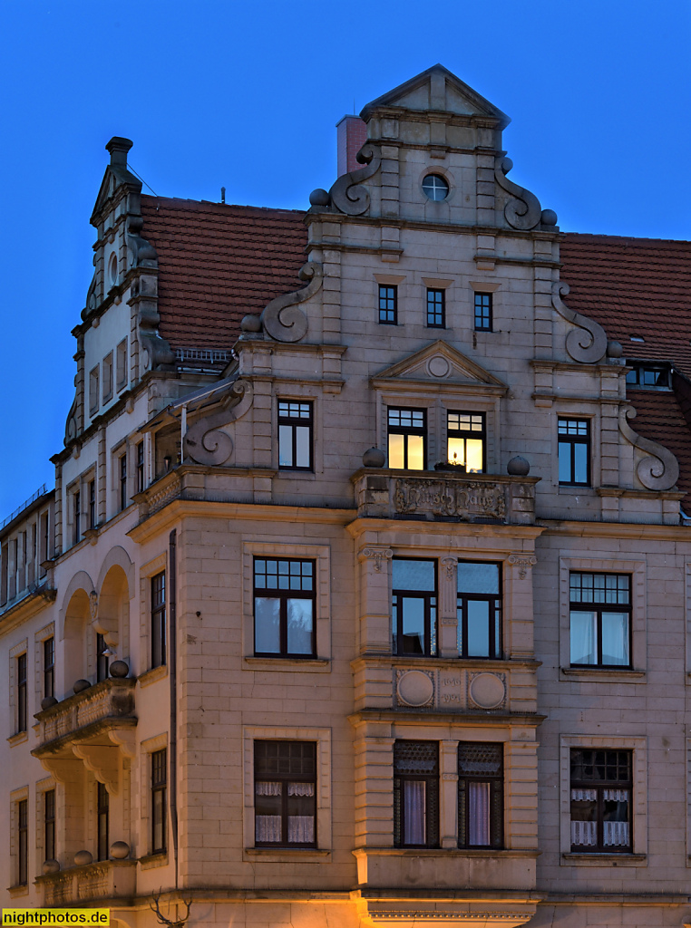 Meißen. Hirschhaus. Gasthaus Zum Roten Hirsch. Wohn- und Geschäftshaus erbaut 1624 in Neurenaissance. Renoviert 1901. Markt 2