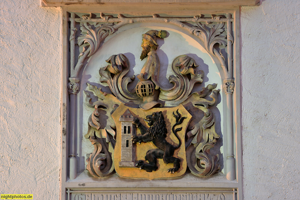 Meißen Rathaus. Spätgotisch erbaut 1472-1480 unter Mitwirkung von Arnold von Westfalen als kursächsischer Landesbaumeister. Wappen mit Heraldik. Markt 1