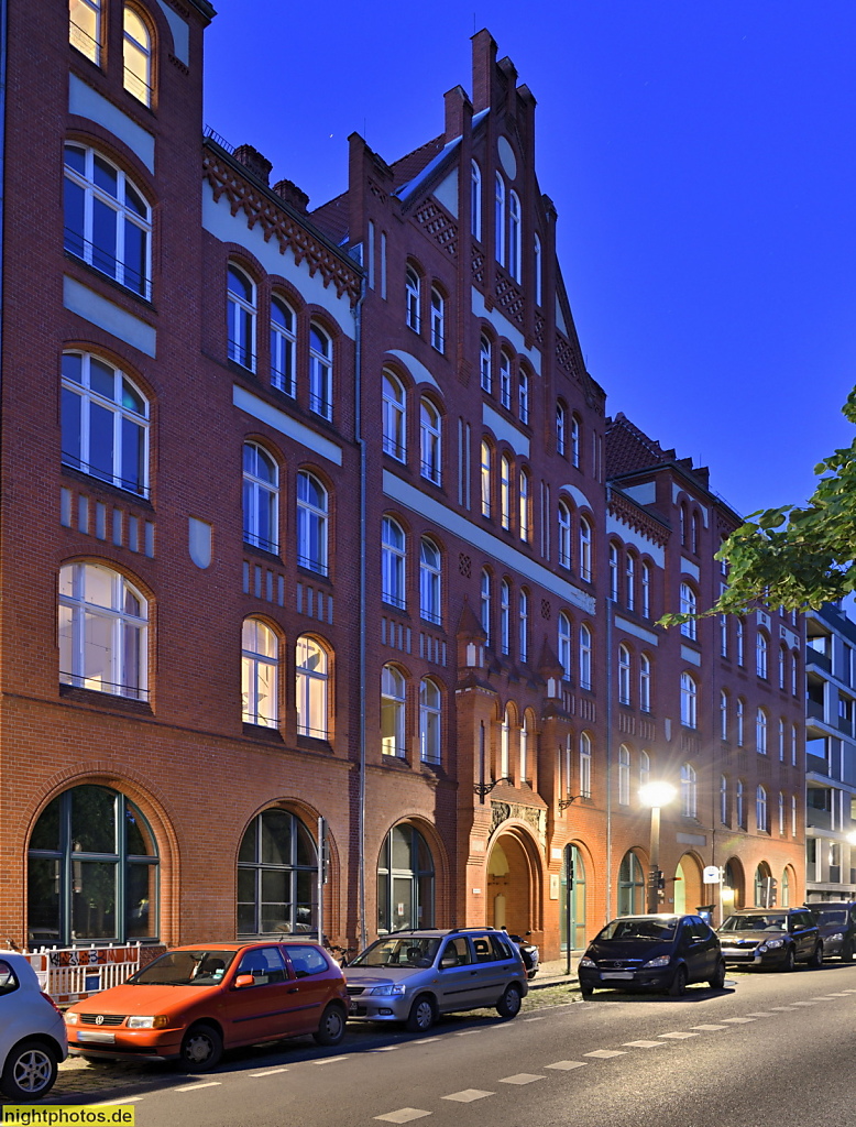 Berlin Mitte. Wohn- und Gewerbehaus. Erbaut als Gewerkschaftshaus 1899-1900 von Reimer und Körte mit finanzieller Unterstützung von Leo Martin Arons. Anbau 1907. Engeldamm 62-64