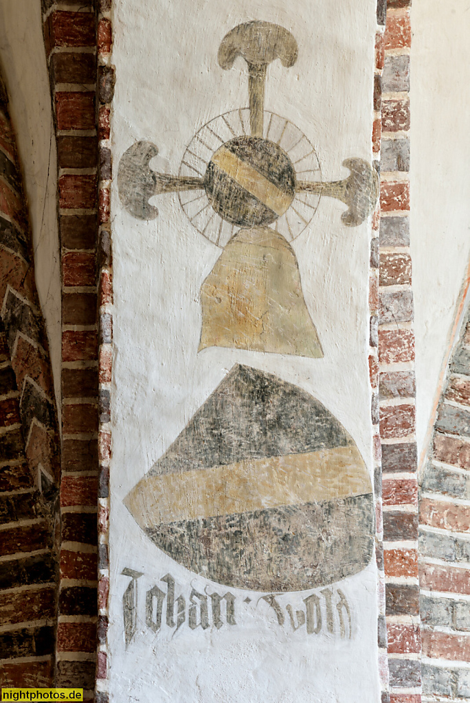 Burg auf Fehmarn. St. Nikolai. Evangelische Kirche erbaut ab 1231 als dreischiffige Hallenkirche. Spätgotischer Umbau im 15. Jahrhundert. Historisch erhaltene Wandmalerei