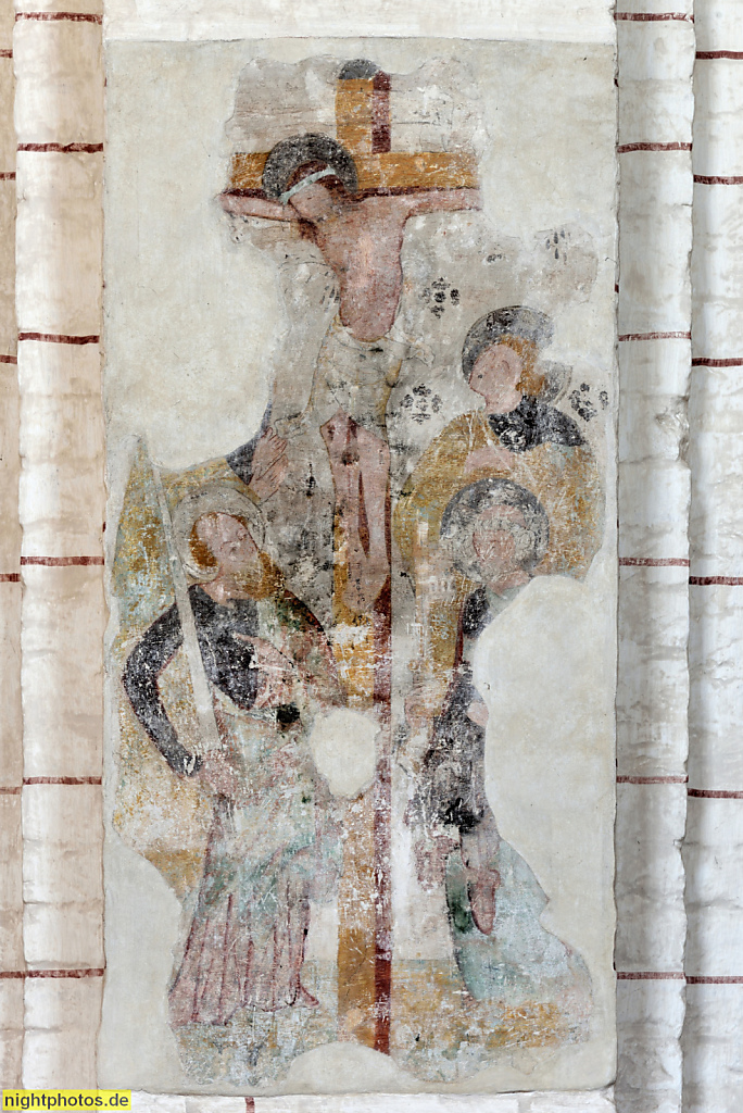 Burg auf Fehmarn. St. Nikolai. Evangelische Kirche erbaut ab 1231 als dreischiffige Hallenkirche. Spätgotischer Umbau im 15. Jahrhundert. Historisch erhaltene Wandmalerei