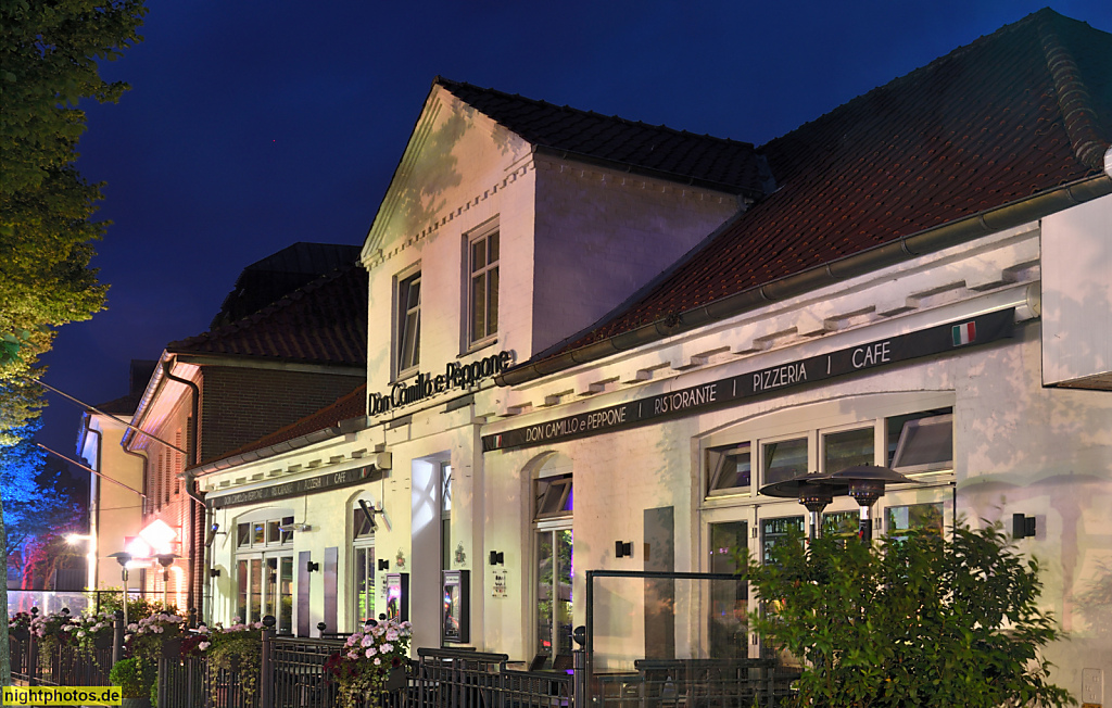 Burg auf Fehmarn. Restaurant Don Camillo e Peppone. Backsteinbau mit Walmdach und Kreuzgiebel