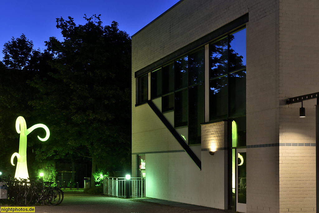 Berlin Dahlem. Zuse Institut Berlin ZIB auf FU-Campus Takustrasse Fachbereich Mathematik Informatik. Erbaut 1996. Hauptgebäude