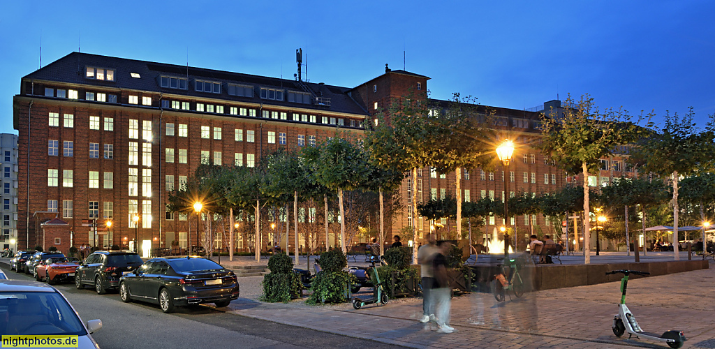 Berlin Mitte. Forum an der Museumsinsel. Delivery Hero Firmensitz. Erbaut 1926-1927 von Felix Gentzen als Fernsprechamt. Expressionistische Architektur. Modernisiert 2014-2016 von TSSB Architekten. Oranienburger Strasse 70