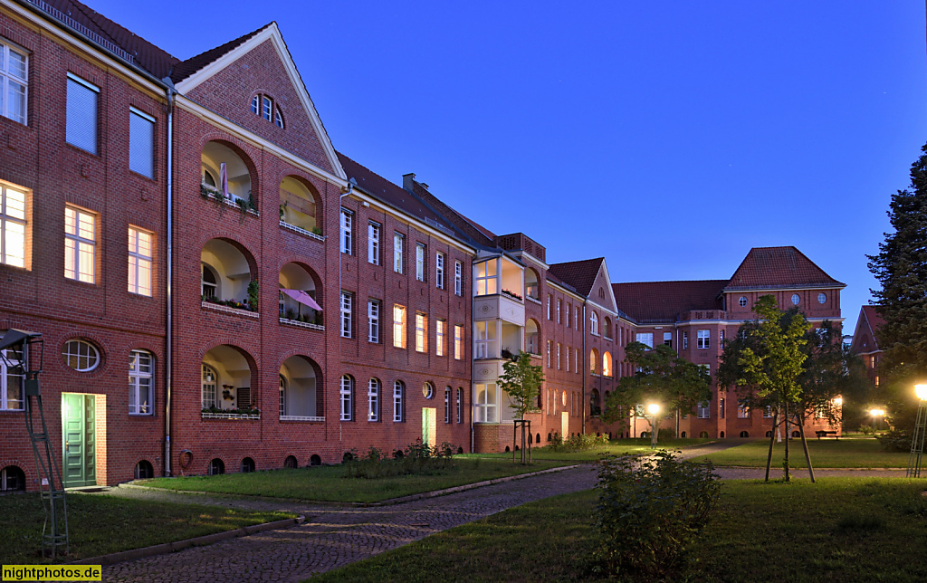 Berlin Steglitz. Wohnanlage Steglitz II erbaut 1907-1908 von Paul Mebes und Walther Schmarje. Beamten-Wohnungsverein zu Berlin eG. Fritschweg 10-14