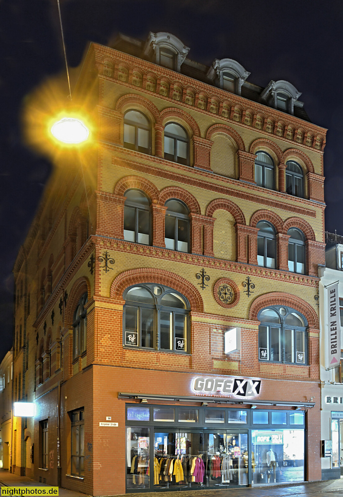 Rostock. Kröpeliner Strasse 86. Geschäftshaus in Backsteinornamentik