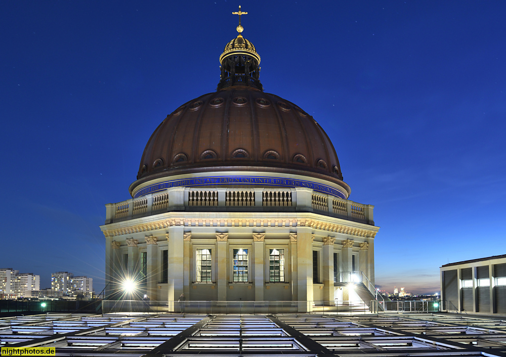 Berlin Mitte. Humboldt Forum. Erbaut von Architekt Franco Stella 2020 als Teilrekonstruktion des Berliner Schloss von Andreas Schlüter 1698-1713. Kuppel mit Reichsapfel