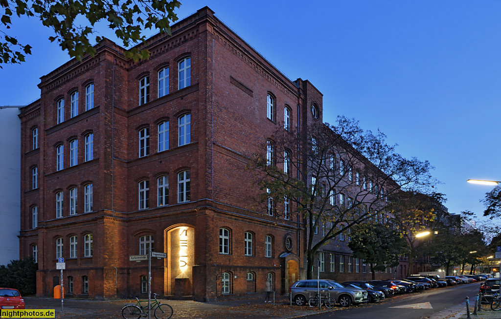 Berlin Schöneberg. Marie-Elisabeth-Lüders-Oberschule. Erbaut 1871-1872 von A. Hanel als Gemeindeschule. Erweiterung 1929-1930 von Stadtbaurat Kolwes und Oberbaurat Emil Freiberg