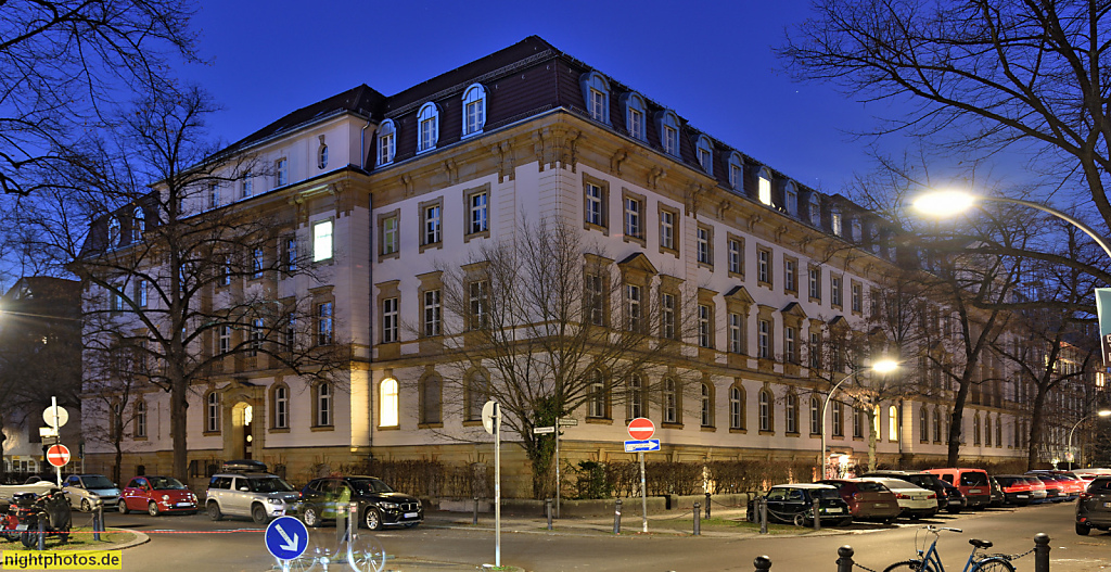 Berlin Charlottenburg. Amtsgericht. Erbaut 1895-1897 von Otto Poetsch und Clasen. Erweiterung 1915-1921 von Schulz. Märkischer Barock. Amtsgerichtsplatz 1