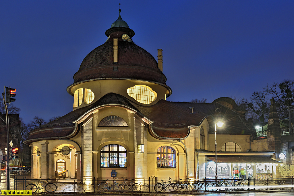 Berlin Zehlendorf. S-Bahnhof Mexikoplatz. Erbaut 1903-1905 von Gustav Hart und Alfred Lesser. Jugendstil