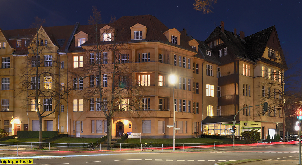 Berlin Wilmersdorf. Mietshaus erbaut 1911-1912 von Ernst Horstmann. Südwestkorso 18 und Landauer Strasse 16