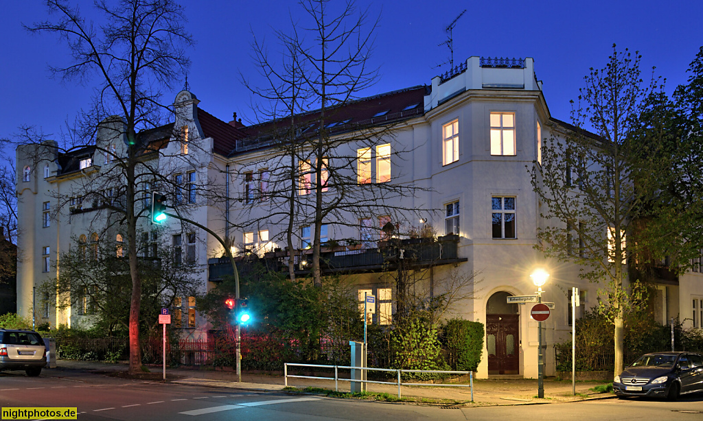 Berlin Steglitz. Mietshaus mit Eckturm und Quergiebel. Braillestrasse 4 Ecke Rothenburgstrasse 25