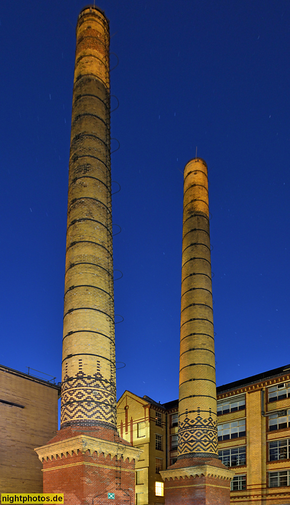 Berlin Wedding. Vagabund Brauerei mit Ausschank. Kesselhaus der Osram-Höfe. Gebäude 11. Erbaut 1937 von Waldemar Pattri. Schornstein. Oudenarder Strasse 16