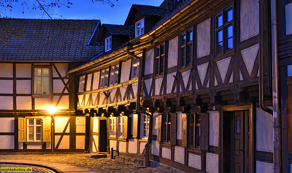 Wernigerode. Fachwerkhäuser erbaut 1579 in Renaissance. Oberpfarrkirchhof 10-11