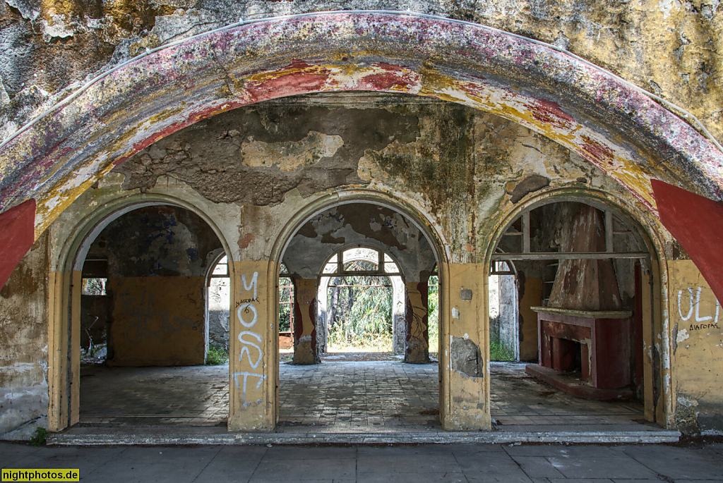 Griechenland Rhodos Agia Eleousa. Erbaut 1935 als Campochiaro unter italienischer Besatzung. Governeur 1935 Mario Lago. Ab 1936 Cesare Maria de Vecchi. Markt und Kulturgebäude