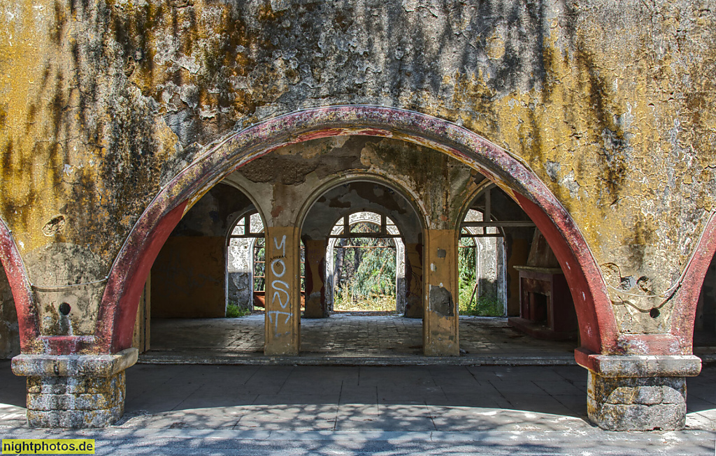 Griechenland Rhodos Agia Eleousa. Erbaut 1935 als Campochiaro unter italienischer Besatzung. Governeur 1935 Mario Lago. Ab 1936 Cesare Maria de Vecchi. Markt und Kulturgebäude
