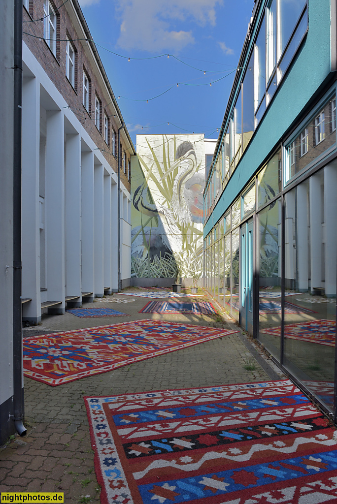 Berlin Tempelhof. Atelier Gardens. Erbaut ab 1912 als Filmstudio. Seit 1917 UFA. Umbau ab 1931 zu Tonfilmstudios von Architekt Otto Kohtz. Seit 1964 Berliner Union Film. Umbau 2021 von Architekten MVRDV. Oberlandstrasse 26-35