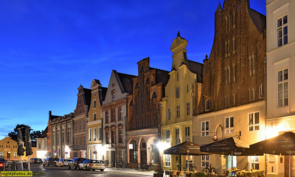 Stralsund. Altstadt. Giebelhäuser in der Mühlenstrasse 1-8