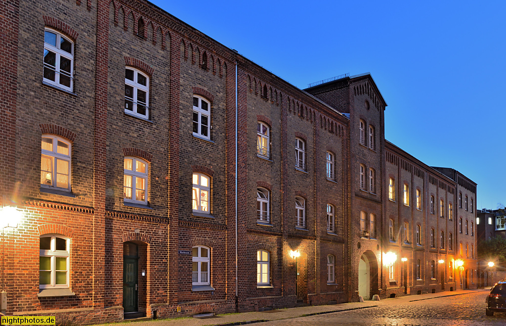 Stralsund. Altstadt. Wohnhaus erbaut 1860 von Ernst von Haselberg für die Erich'sche Stiftung zur Unterbringung alter und hilfsbedürftiger Bürger. Marienstrasse 11–13 a