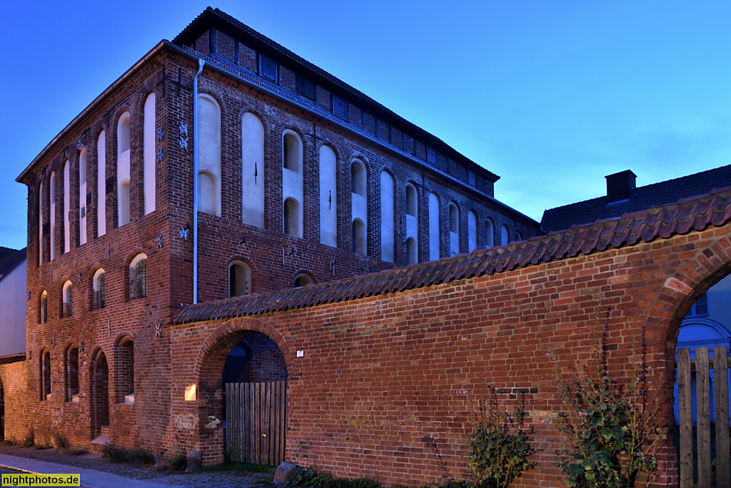 Stralsund. Kampischer Hof erbaut nach 1257 als Warenspeicher und Unterkunft von Zisterziensermönchen. Mühlenstrasse 23