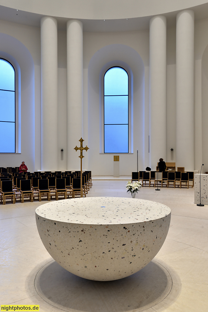 Berlin Mitte St. Hedwig-Kathedrale. Erbaut 1747-1773 von Johann Boumann nach Plänen von Georg Wenzeslaus von Knobelsdorff und Jean-Laurent Legeay. Umbau 2020-2024 von Sichau und Walther. Bauherr Erzbischof Dr. Heiner Koch. Altar