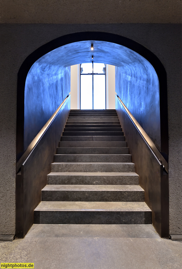 Berlin Mitte St. Hedwig-Kathedrale. Erbaut 1747-1773 von Johann Boumann nach Plänen von Georg Wenzeslaus von Knobelsdorff und Jean-Laurent Legeay. Umbau 2020-2024 von Sichau und Walther. Bauherr Erzbischof Dr. Heiner Koch. Aufstieg aus Krypta