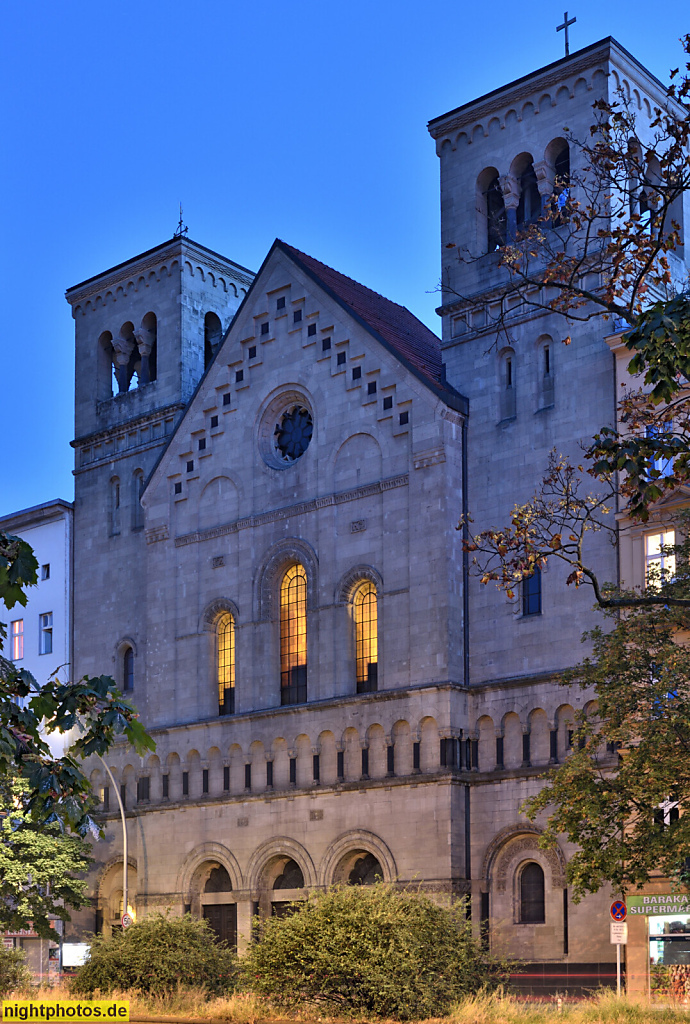 Berlin Mitte Wedding. Katholische St. Joseph-Kirche. Erbaut 1907-1909 von Wilhelm Rincklake und Wilhelm Frydag als neoromanische Basilika. Müllerstrasse 161