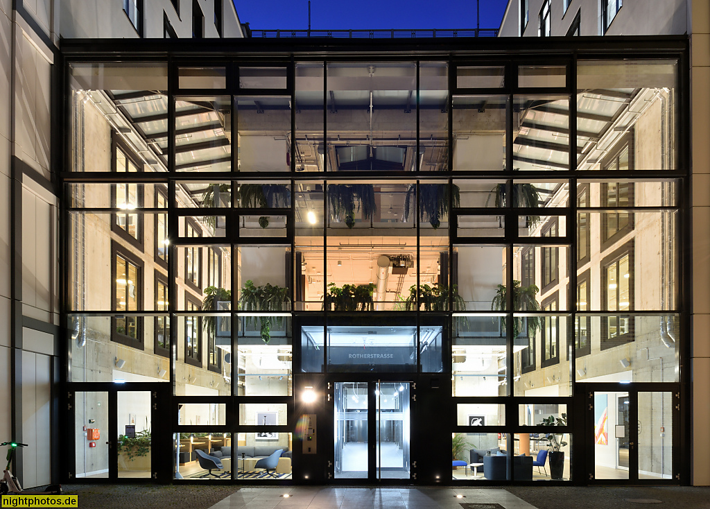 Berlin Friedrichshain. The Brighter Hub. Portal. Lobby. Coworking Space. Erbaut von AccoNarva Engineering. Rotherstrasse 12