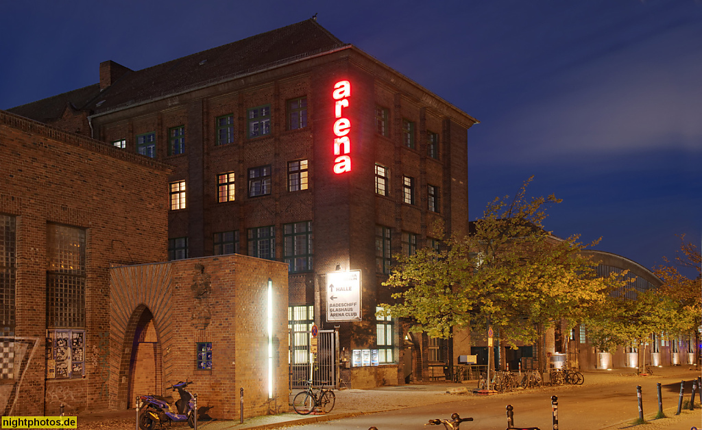 Berlin Treptow. Arena. Veranstaltungshalle. Erbaut 1927-1928 als Verwaltungsgebäude mit Torhäuschen des ABOAG-Betriebshof von Franz Ahrens und Alfred Warthmüller. Eichenstrasse 6
